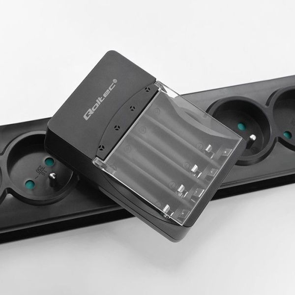 Qoltec Battery Charger for Ni-MH type R03/AAA R6/AA